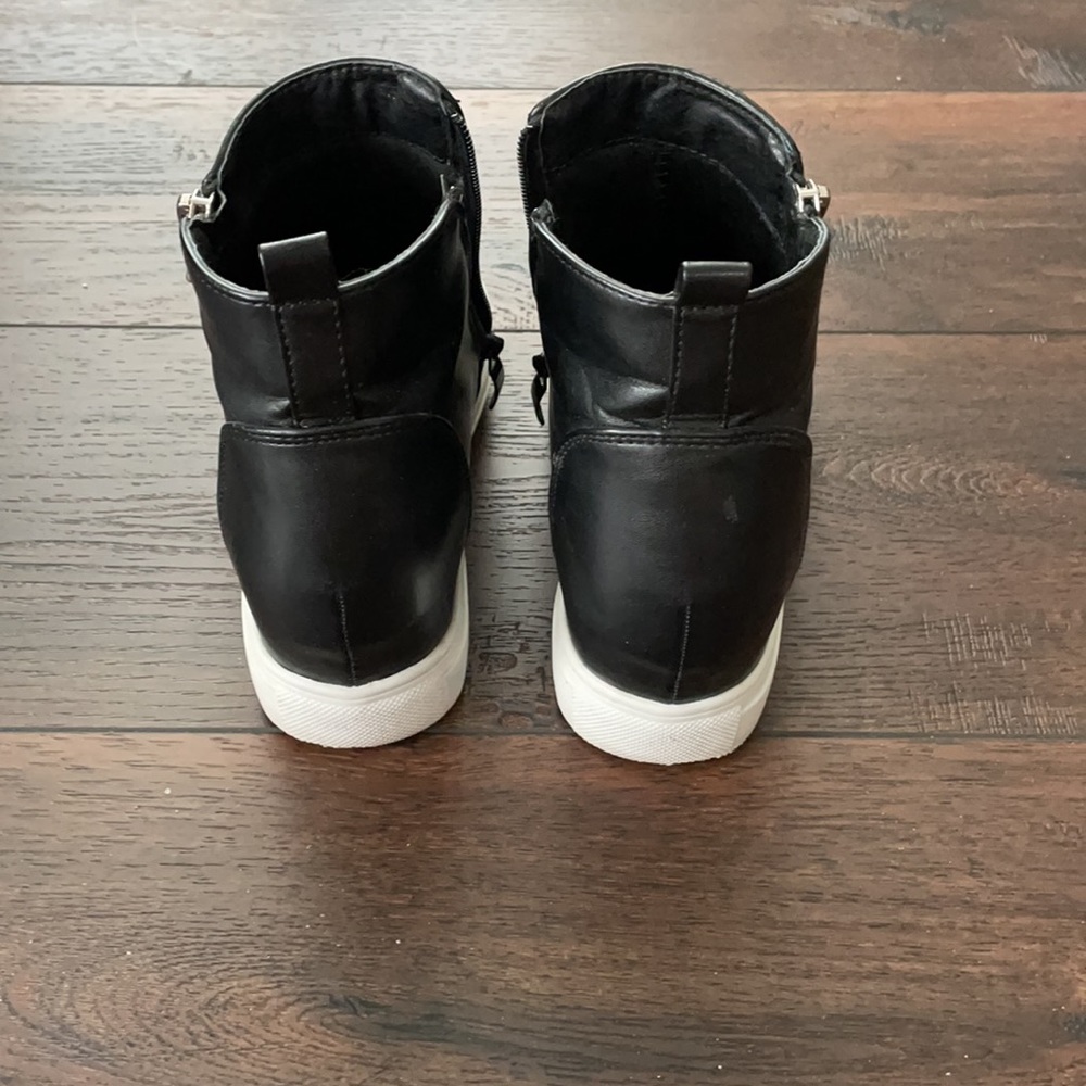 Black booties size 6.5 - Picture 4 of 5